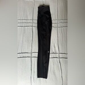 Lululemon Leggings (cropped 7/8 inseam + pockets)